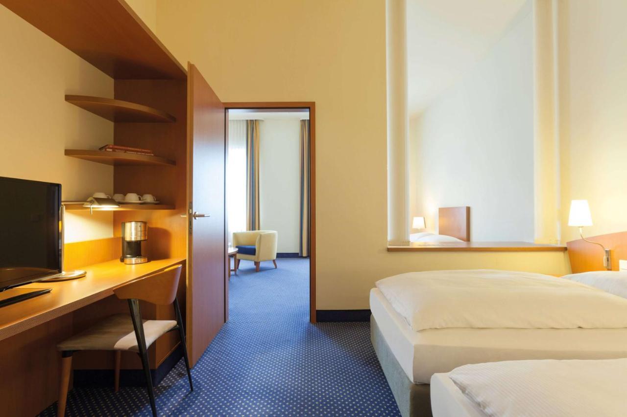 Vienna House By Wyndham Baltic Stralsund Hotel Bagian luar foto