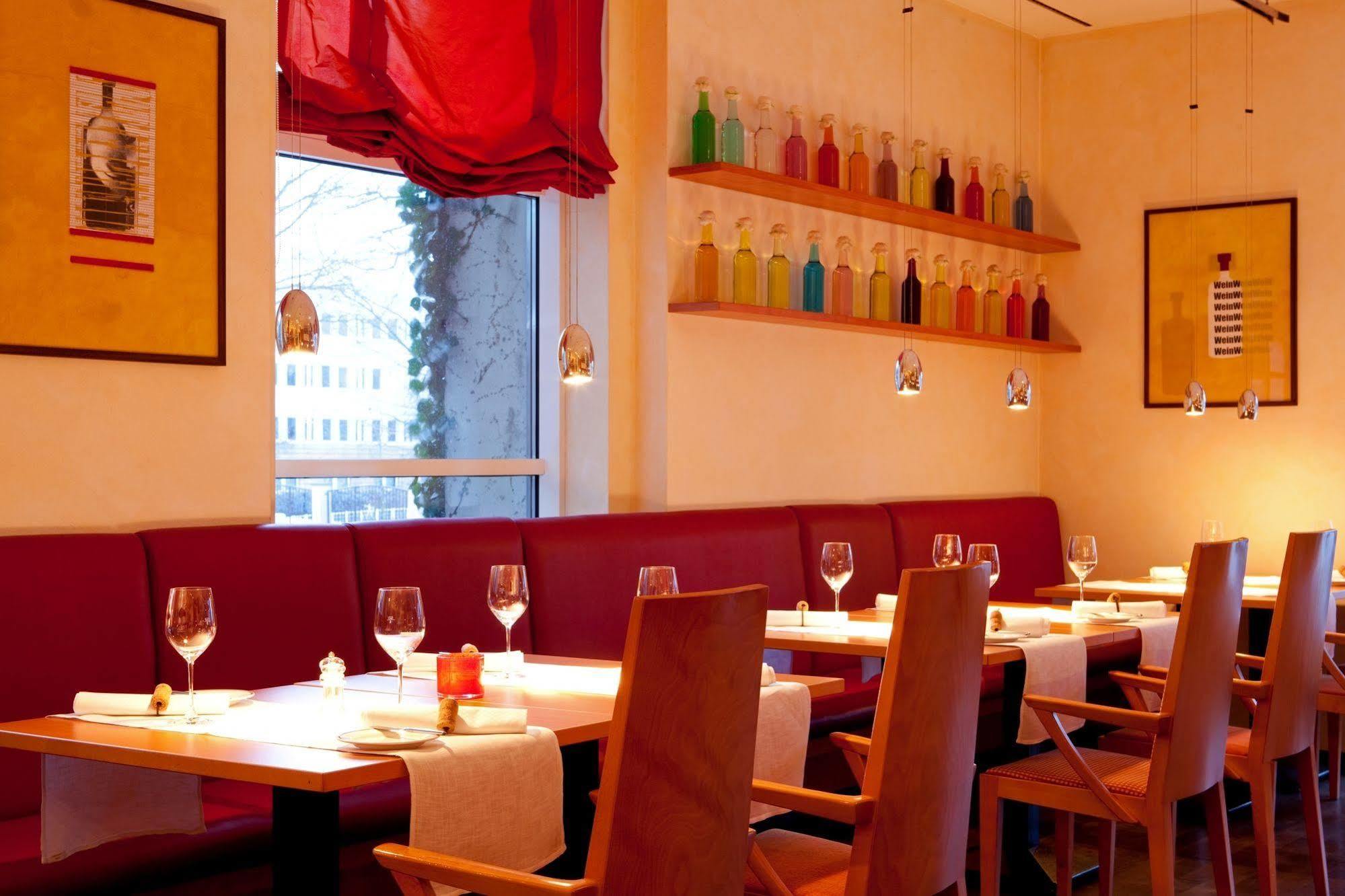 Vienna House By Wyndham Baltic Stralsund Hotel Bagian luar foto