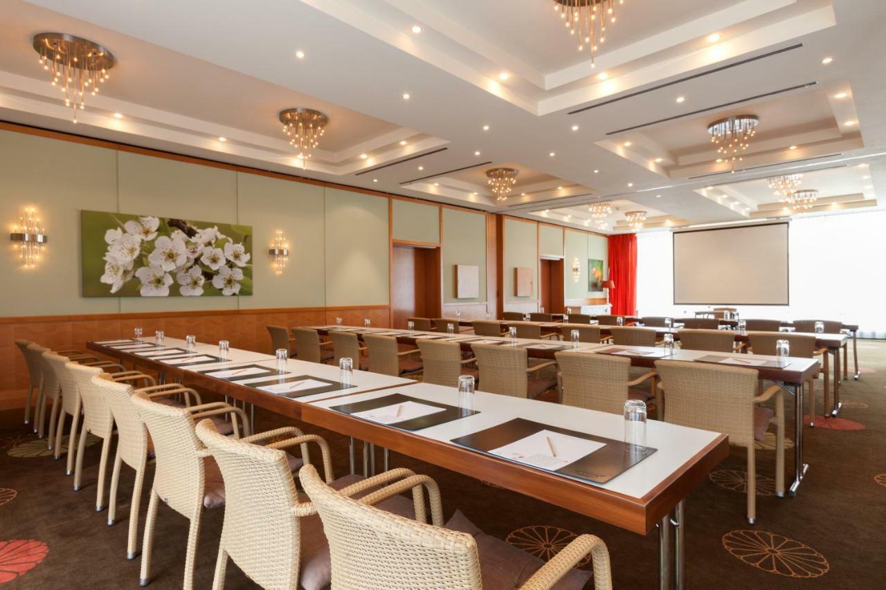 Vienna House By Wyndham Baltic Stralsund Hotel Bagian luar foto